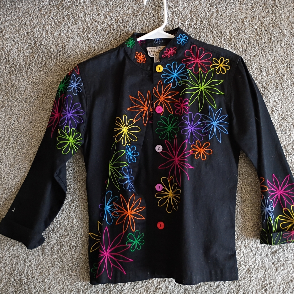 Life Style Petite Black Floral Embroidered Button-Up Top